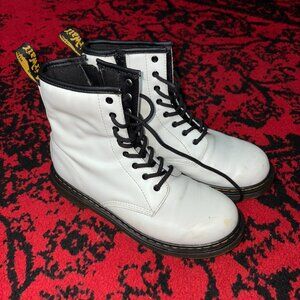 White Doc Martens | Women’s 7 | Classic Combat Boots